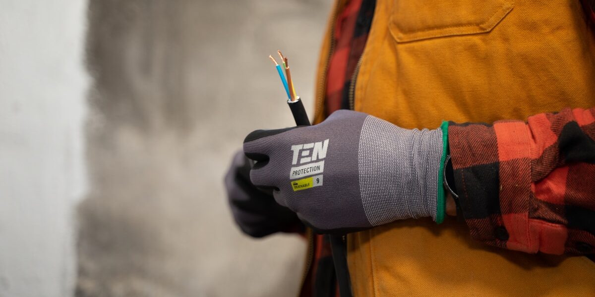 Efficient Electricity Use for Bright Homes